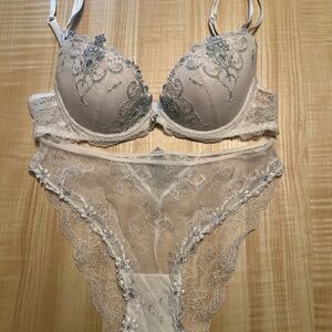 LISE CHARMEL Embroidered Bridal Lingerie Set 32B and S
